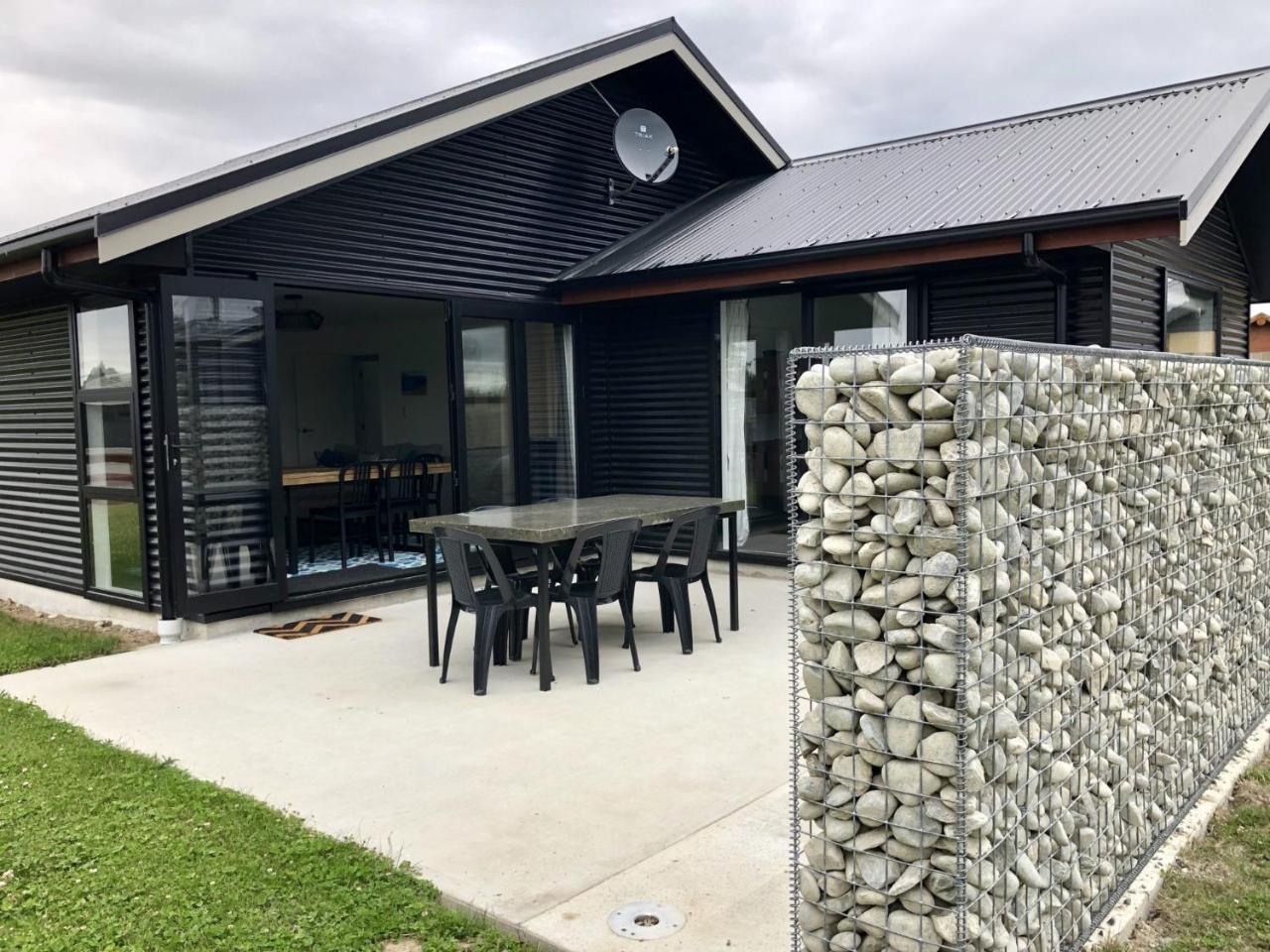 Townhouse Feel In Irishman Villa Twizel Eksteriør billede